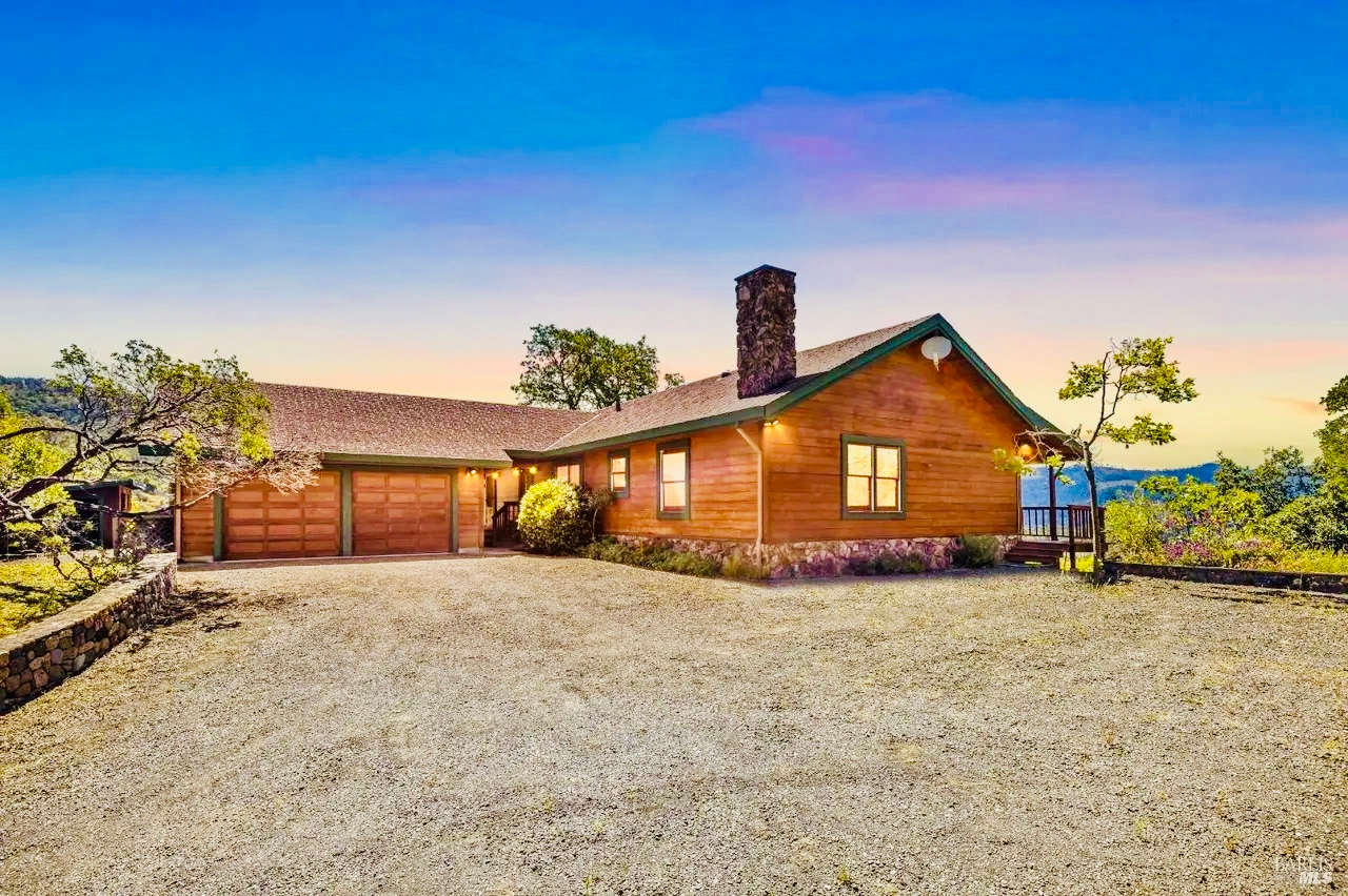 The Ridge House exterior Calistoga vacation rental