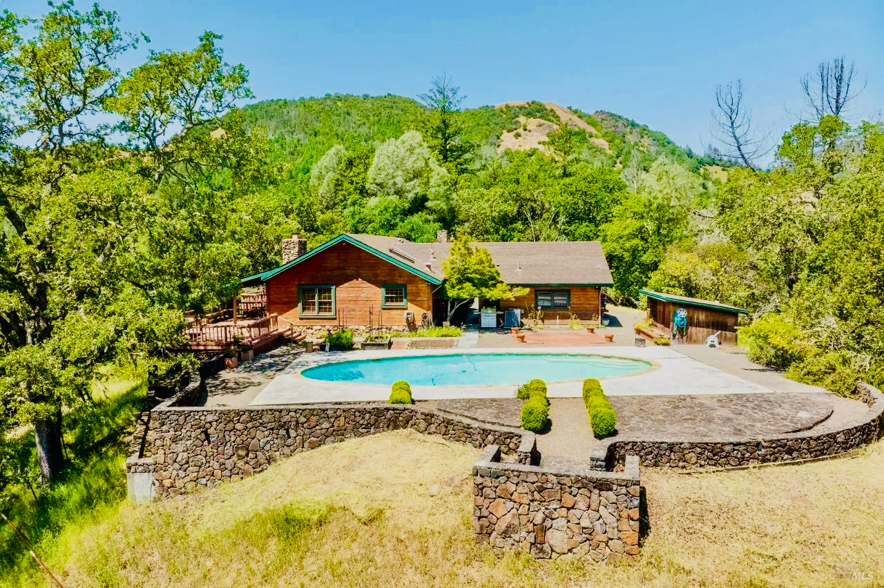 The Ridge House — Calistoga pool house with valley views